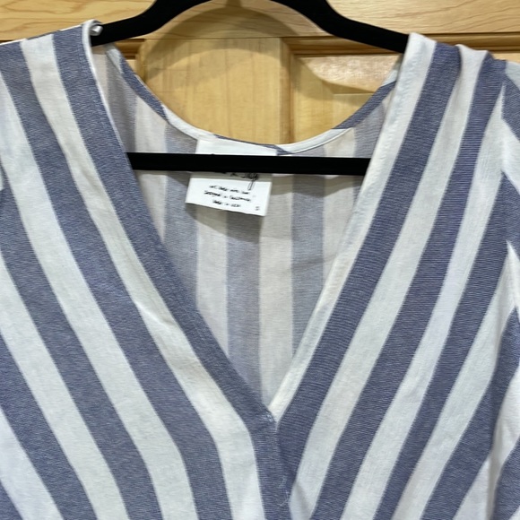 Sadie & Sage striped blue white top crossover v-neck bell sleeves size S - Picture 5 of 12
